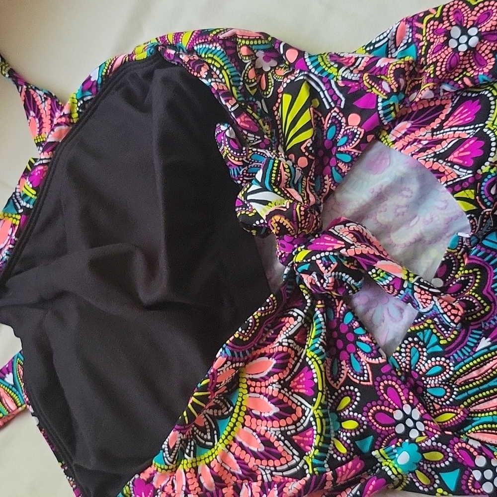 Swim top - Picture 3 of 3